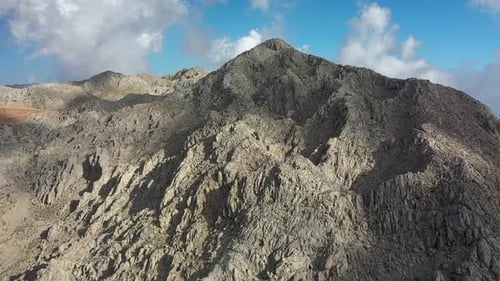 Imágenes de montañas grabadas con un Zumbido
