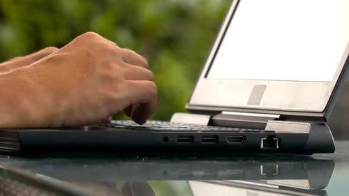 El desarrollador de programas profesional se centra en códigos difíciles