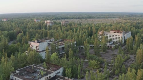 Luftaufnahme von verlassenen Stadtgebäuden in Pripyat