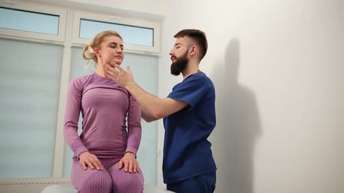 Nackenschmerzen Chiropraktik Rückenanpassung