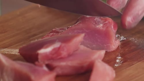 Fleisch in einem Topf kochen, Gulasch
