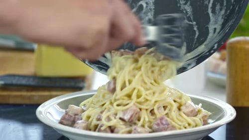 Spaghetti with Meat and Cream Sauce Preparation