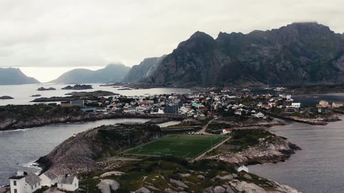 Henningsvær, pequena vila em Lofoten