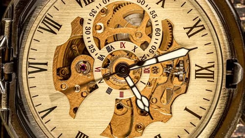 Spiraluhr Spur der Zeit. Antikes Zifferblatt Nahaufnahme. Vintage-Taschenuhr