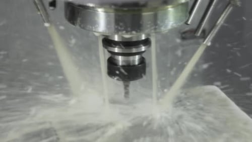 Fresadora CNC para usinagem de metais