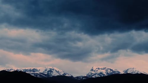 Montañas nubladas