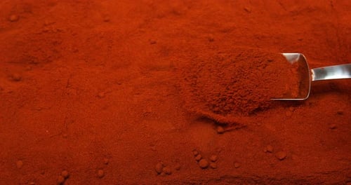 Paprika, capsicum annuum, Powder falling , Slow Motion 4K