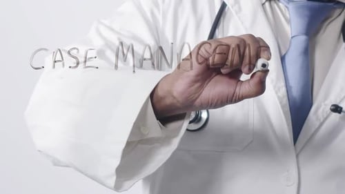 Asiatische Ärzte schreiben Fallmanagement