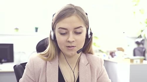 Operators of Support Customer Service - Call Center, Online Software with Technology Voice Over IP