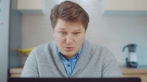 Der Mann ist überrascht von den schlechten Nachrichten