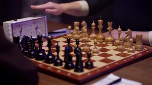 Weißes und schwarzes Schach