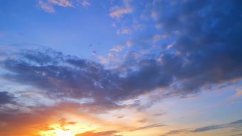 4K UHD: Himmels-Timelapse, brennender Himmel und leuchtend