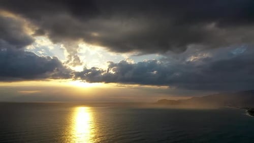 A volé vers un magnifique coucher de soleil