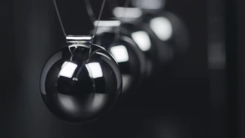 Newton Cradle in Zeitlupe