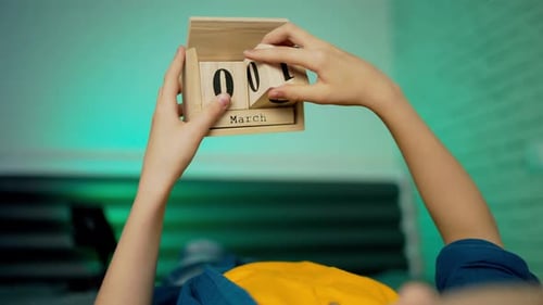 Changing Wooden Calendar Block to June 9th