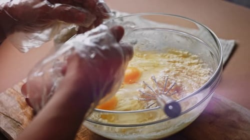 Bake the Dough for the Cake in the Form of Baking