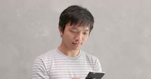 Utilisation du téléphone portable par l'homme