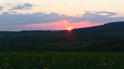 Timelapse d'un magnifique coucher de soleil orange