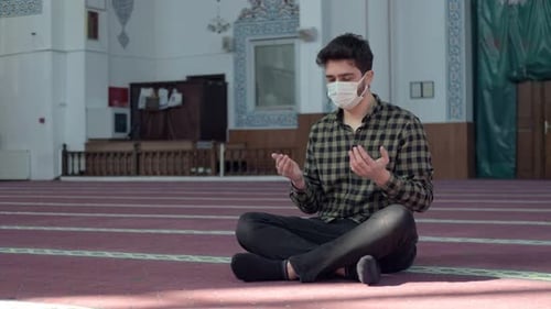 Pandémie de prière dans la mosquée