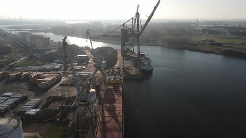 Kräne im Hafen