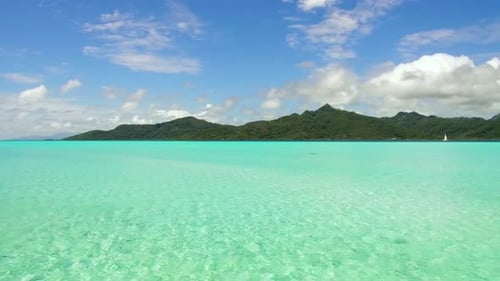 Lagoon and Mountains in French Polynesia 7