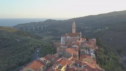 Village de la ville de Civezza en Ligurie