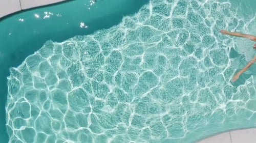 Schwimmen im Pool