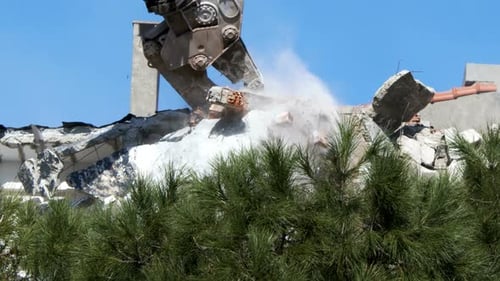 Demolution Destruction An Old House Building 32