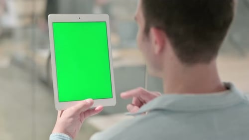 Using Tablet Green Chrome Key Screen