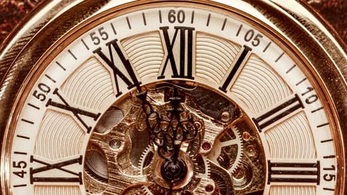Gros plan sur l'horloge vintage
