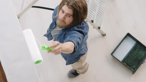 Ansicht von oben auf Bearded Man Gemäldewand