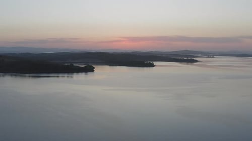 Amanecer sobre el mar