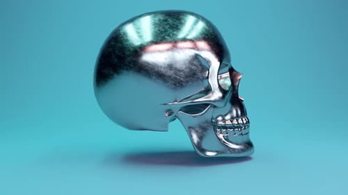 Ein zerkratzter menschlicher Schädel aus Metall, um 360 Grad