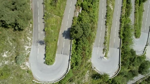 Antenne für kurvenreiche, kurvenreiche und steile Bergstraßen