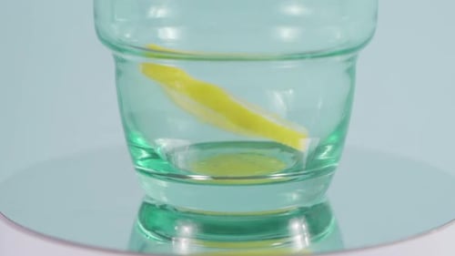 Eau minérale naturelle.