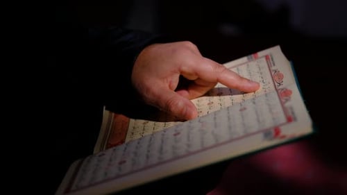 Lesen Hände Quran