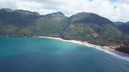 Paradise Beach In The Caribbean With Mountains And Blue Water 4k 24fps