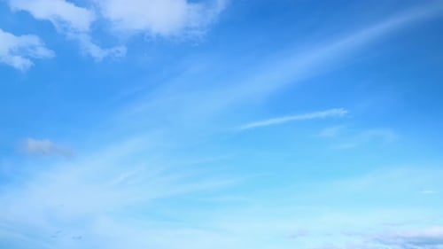 4K Zeitraffer von wunderschönem blauen Himmel mit Wolkenhintergrund.