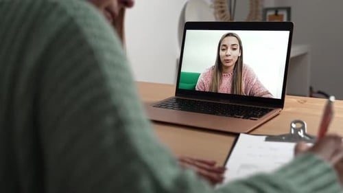 Online-Therapie mit einem Berater für psychische Unterstützung