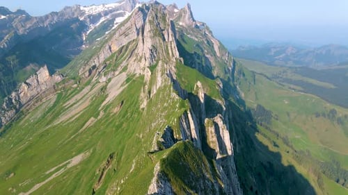 Schaefler Altenalptuerme Mountain Ridge Swiss Alpstein Appenzell Innerrhoden Switzerlandsteep Ridge