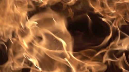 Feuer auf schwarzem Hintergrund