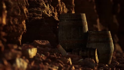 Velhos barris de vinho vintage de madeira perto de Stone Wall em Canyon