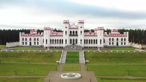 Puslovsky Palace