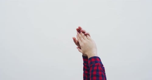 Die applaudierende Geste