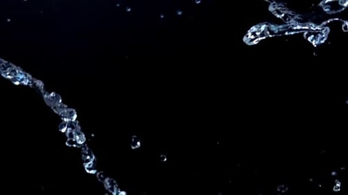 Eau sur fond noir 19
