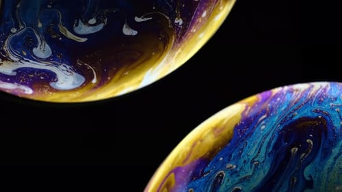 Nahaufnahme der Oberflächenluftblase, Auswirkungen von Chemikalien, Temperatur und Wasser