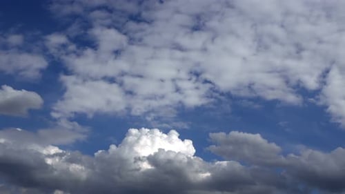 Dunkle und weiche Wolken