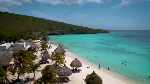 Playa Cas Abou en la isla caribeña de Curazao Playa Cas Abou en Curazao Caribe Tropical White