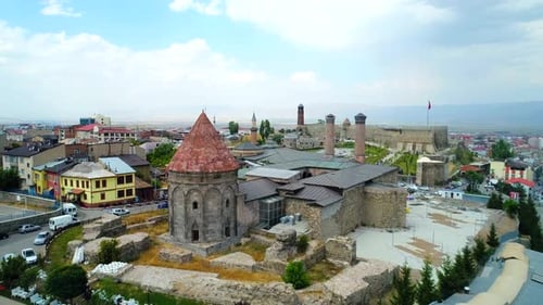 Imágenes aéreas de la antigua mezquita de Erzurum