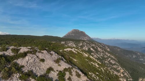 Chaîne de montagnes en Turquie Vue aérienne 4 K